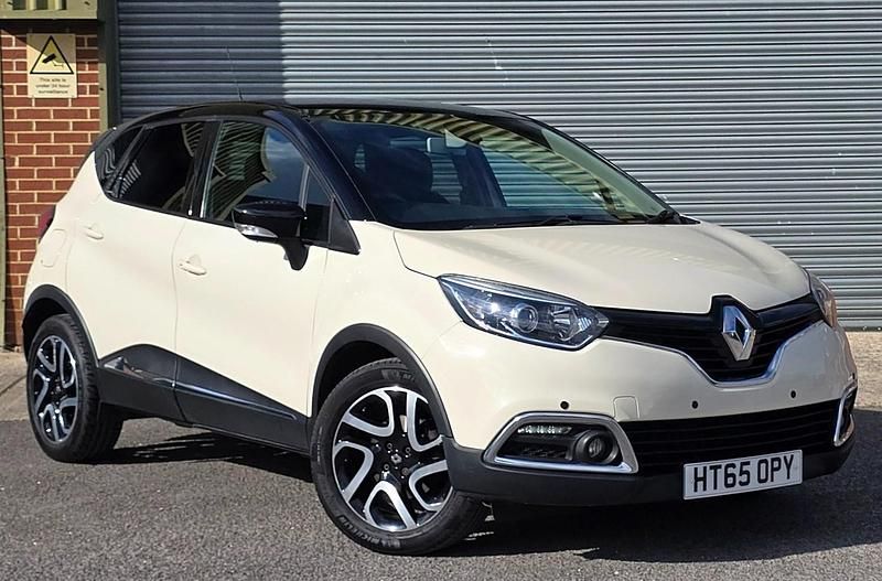 White Used 2016 Renault Captur Dynamique SUV | £4,995 (Fair price) - Image 1/4