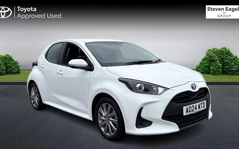 Used 2025 Toyota Yaris Hybrid Hatchback | £19,184 (Good price) - Image 1/3