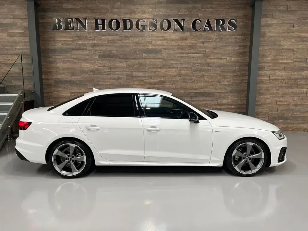 Used Audi A4 Black Edition 150 HP (110 kW) 2019 White Sedan