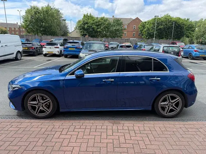 Used Mercedes A180 Executive 136 HP (100 kW) 2024 Blue Hatchback