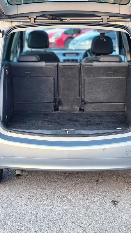 Used Vauxhall Meriva 120 HP (88 kW) 2013 Brown MPV