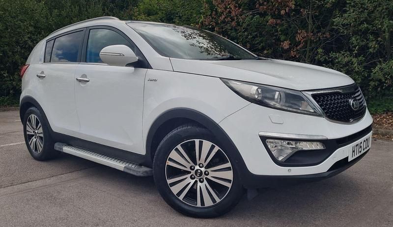 White Used 2015 Kia Sportage 4 SUV | £5,995 (Good price) - Image 1/4