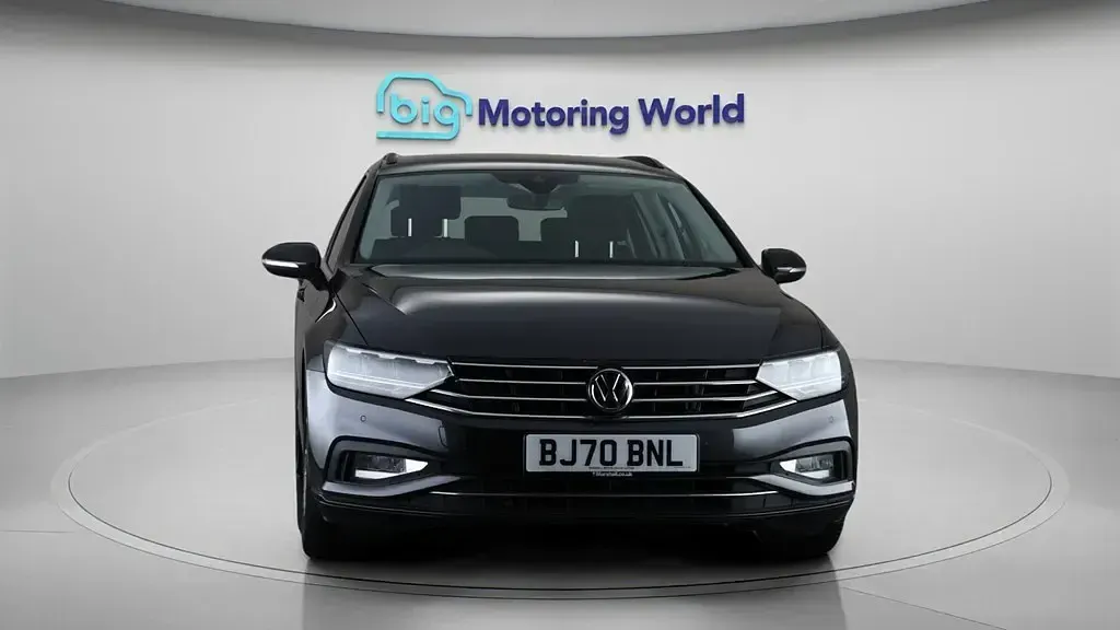 Usado VW Passat SE 150 HP (110 kW) 2020 Cinzento Carrinha
