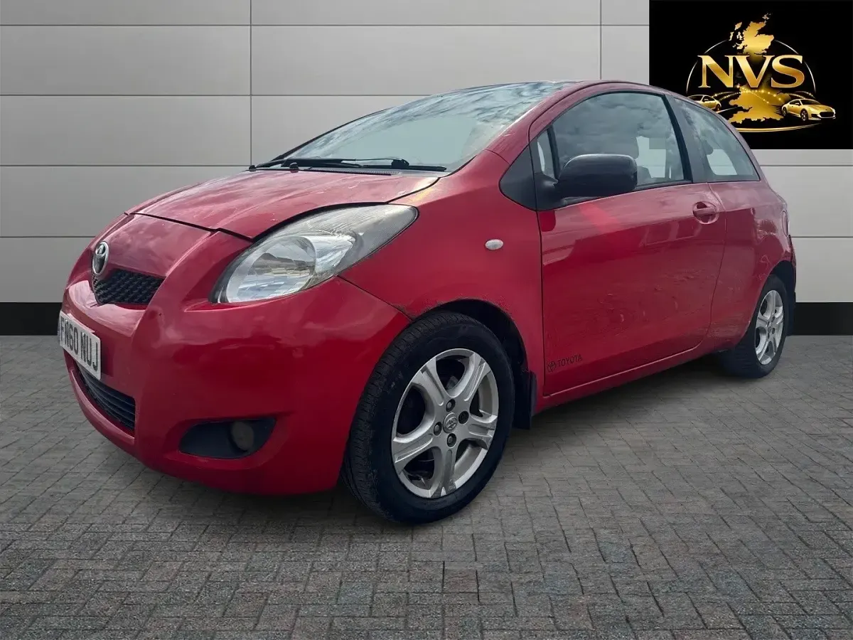 Used Toyota Yaris 2010 Red Hatchback