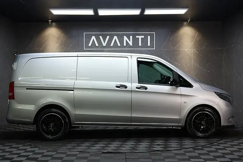 Begagnad Mercedes Vito Progressive 102 HK (75 kW) 2020 Silver Van