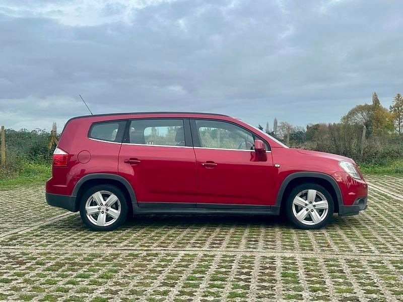 Used Chevrolet Orlando LTZ 160 HP (117 kW) 2012 Red MPV