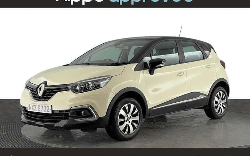 Cream/black Used 2019 Renault Captur Play SUV | £9,980 (Fair price) - Image 1/4