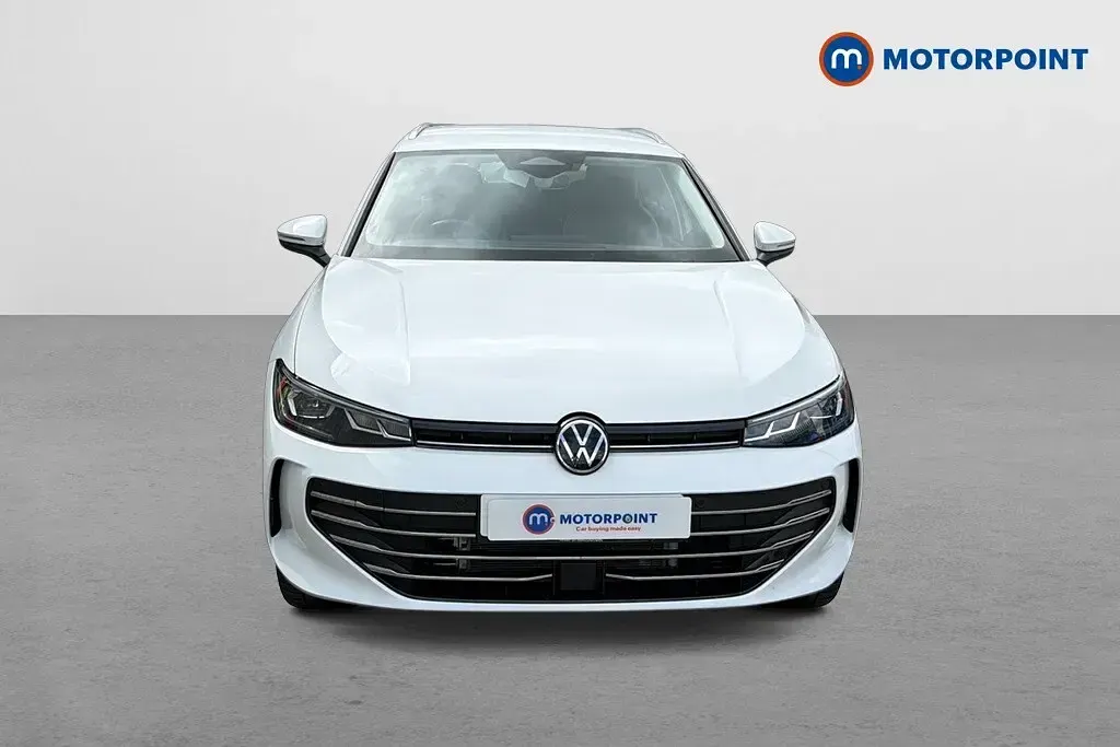Used VW Passat Life 204 HP (150 kW) 2025 White Estate