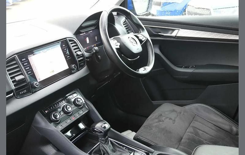 Used Skoda Karoq SE L 147 HP (108 kW) 2022 Energy blue SUV