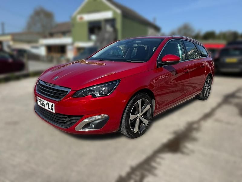 Używany Peugeot 308 Allure 2016 Czerwony Kombi