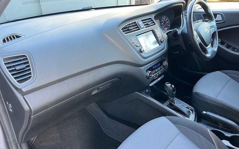 Used Hyundai i20 Premium 101 HP (74 kW) 2019 Grey Hatchback