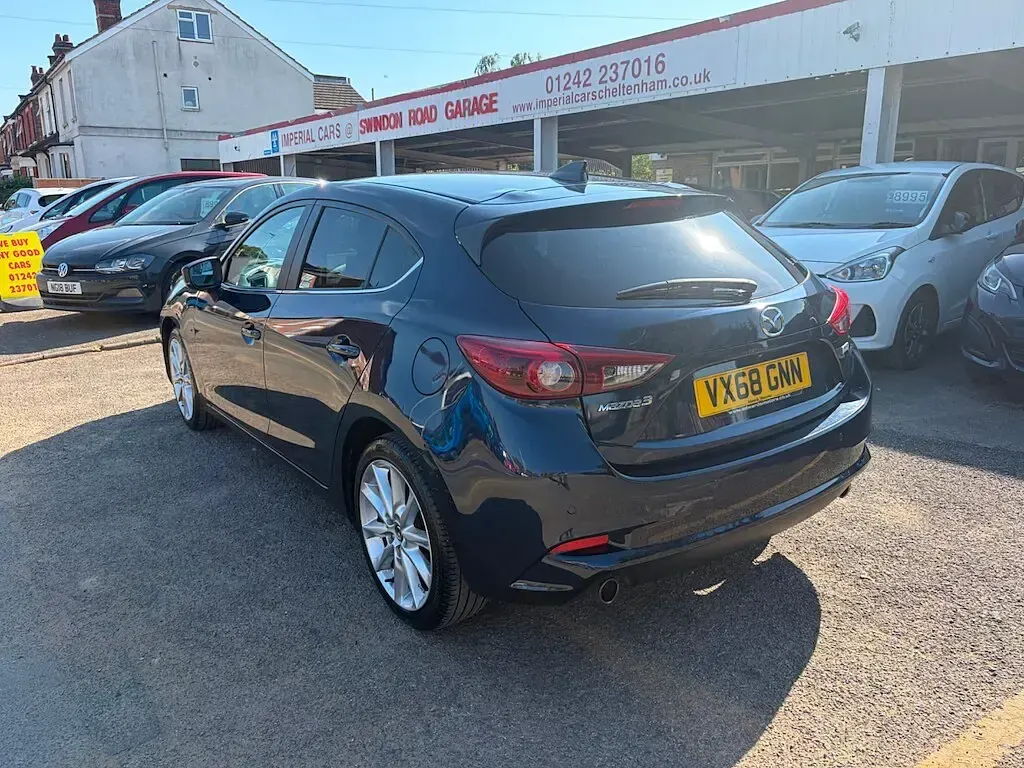 Used Mazda 3 Inclusive 121 HP (88 kW) 2018 Blue Hatchback