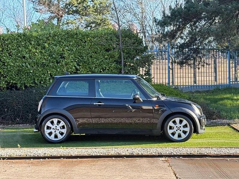 Used Mini Cooper Hatch 116 HP (85 kW) 2004 Black Hatchback