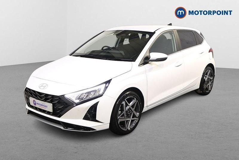 Used Hyundai i20 Premium 101 HP (74 kW) 2025 White Hatchback