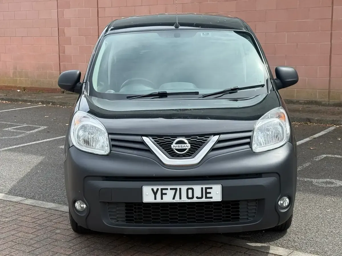Used Nissan NV250 Acenta 95 HP (69 kW) 2021 Black Van