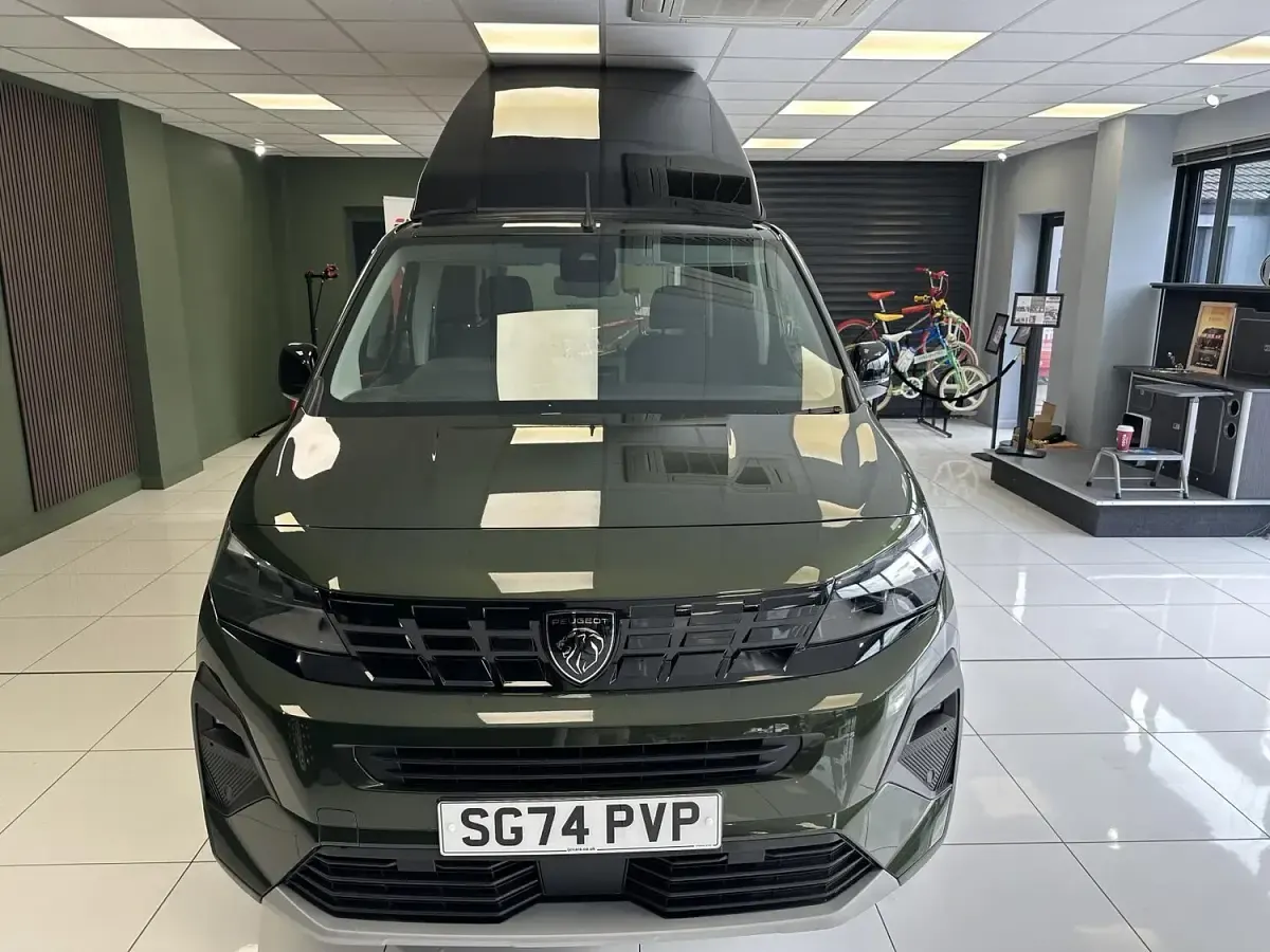 Used Peugeot Rifter Allure 130 HP (95 kW) 2024 Green MPV