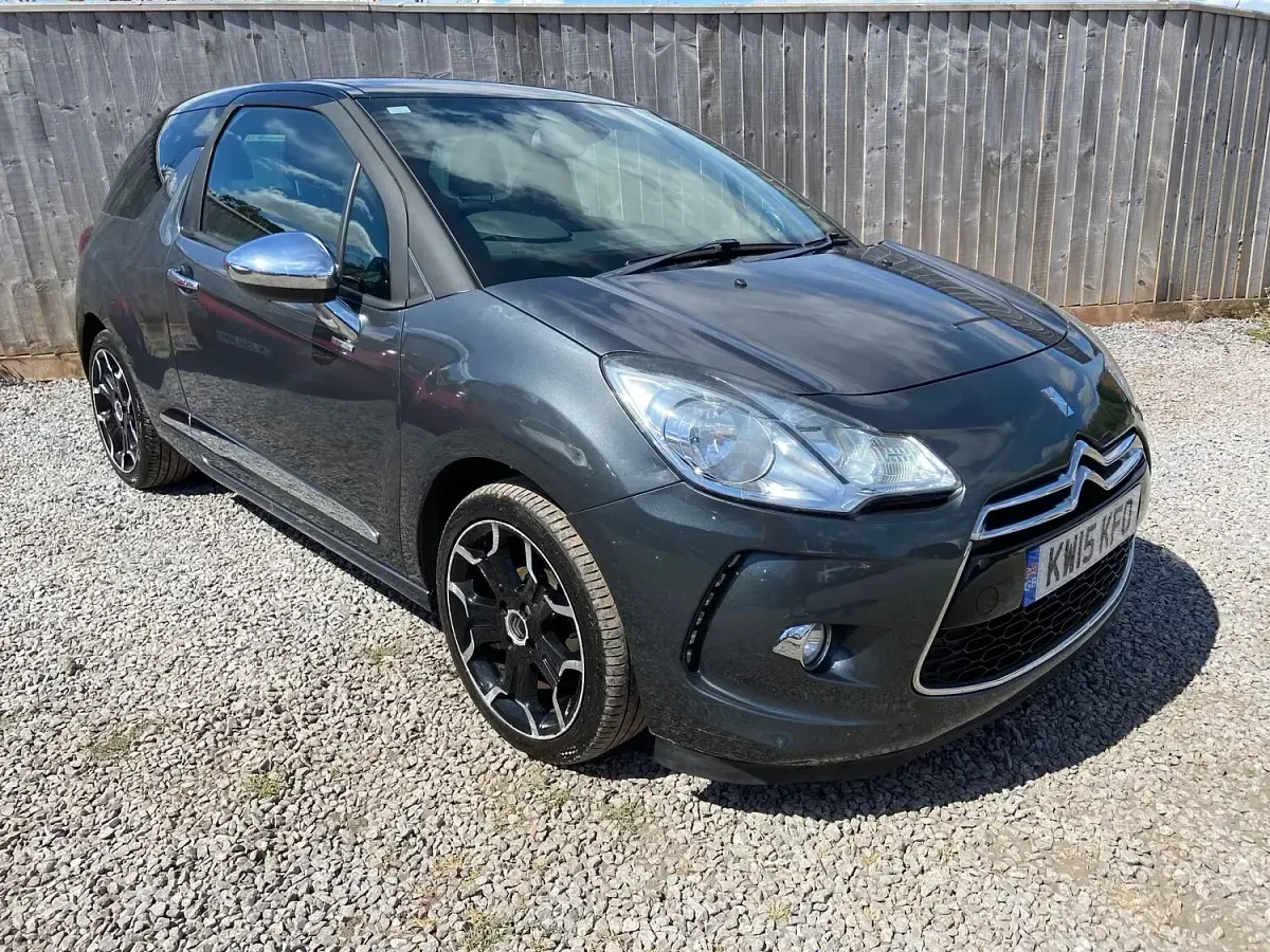 Used Citroën DS3 90 HP (66 kW) 2015 Grey Hatchback