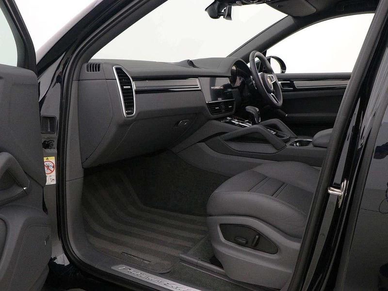 Used Porsche Cayenne Platinum Edition 456 HP (335 kW) 2023 Blue SUV