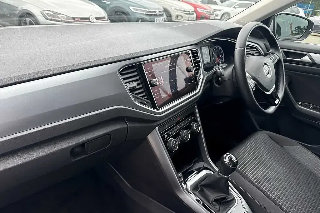 Used VW T-Roc Active 150 HP (110 kW) 2021 Silver SUV