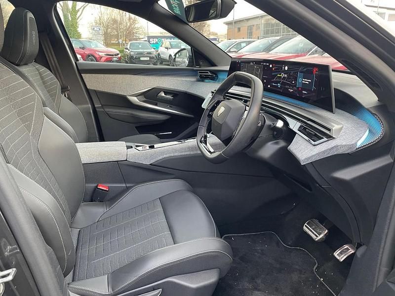 Grey Used 2025 Peugeot e-3008 GT SUV | £26,489 (Fair price) - Image 1/4