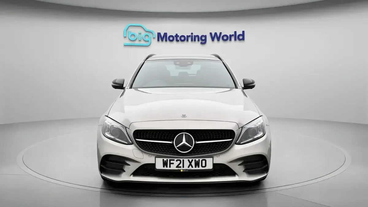 Usado Mercedes C300e AMG line 320 HP (235 kW) 2021 Prateado Carrinha