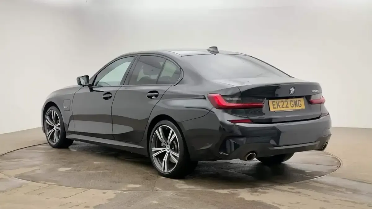 Usado BMW 330e M Sport 2022 Negro Berlina