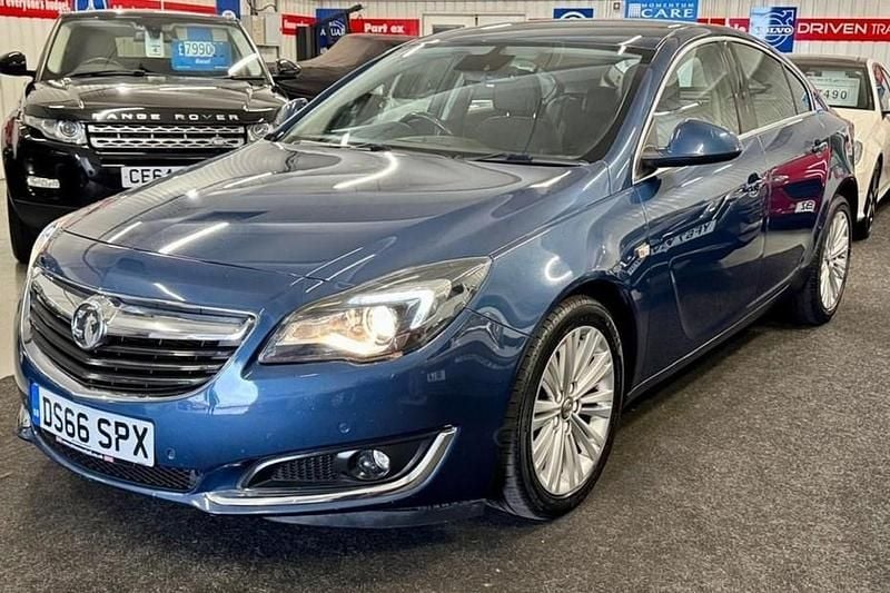 Used Vauxhall Insignia 170 HP (125 kW) 2016 Blue Hatchback