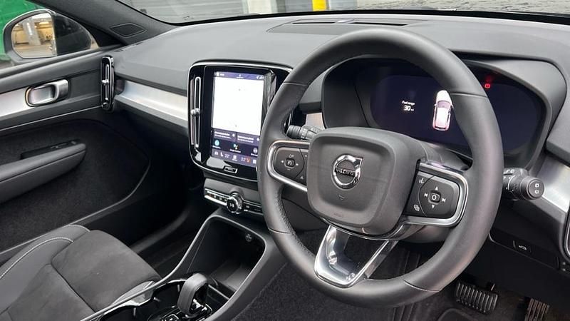Used Volvo XC40 Plus 163 HP (119 kW) 2025 Black SUV