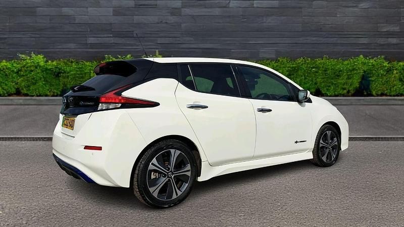 Used Nissan Leaf Tekna 108 kW (148 HP) 2019 White Hatchback