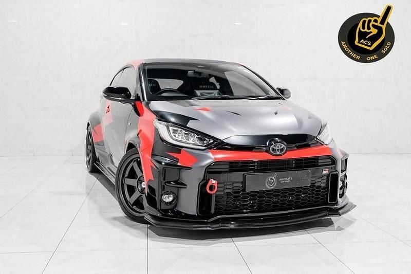 Black Used 2020 Toyota Yaris Hatchback | £32,490 (Expensive) - Image 1/4