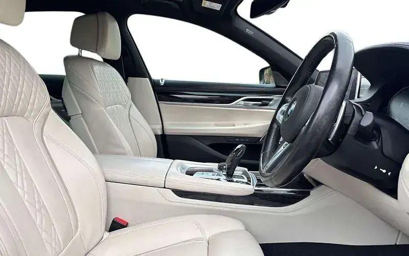 Used BMW 740L M Sport 320 HP (235 kW) 2020 Blue Sedan