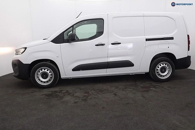 New Citroën Berlingo 100 HP (73 kW) 2026 White MPV
