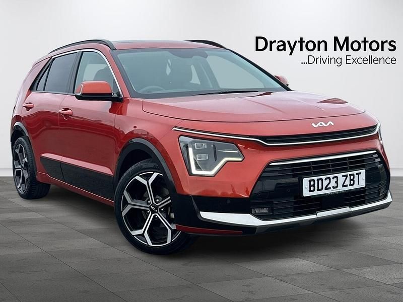 Used Kia Niro 139 HP (102 kW) 2023 Orange SUV