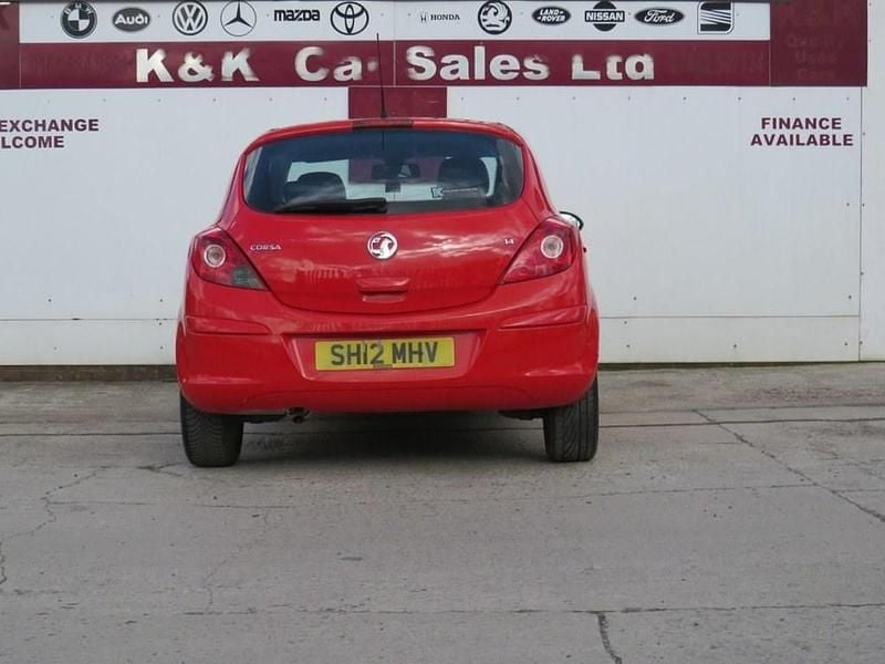 Usado Vauxhall Corsa 100 HP (73 kW) 2012 Vermelho Citadino