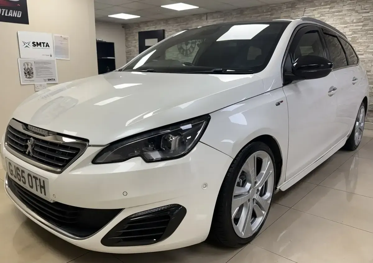 Used Peugeot 308 SW GT 180 HP (132 kW) 2015 White Estate
