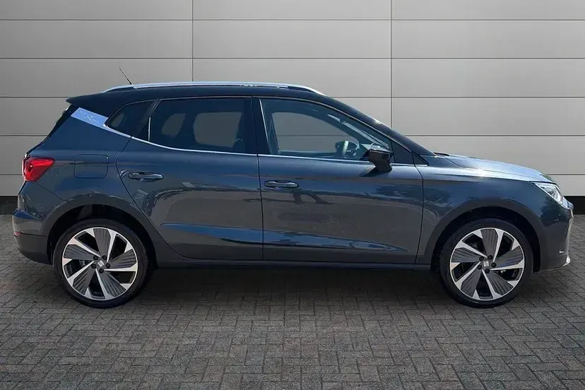 New Seat Arona FR Sport 113 HP (83 kW) 2026 Magnetic tech grey with black roof SUV