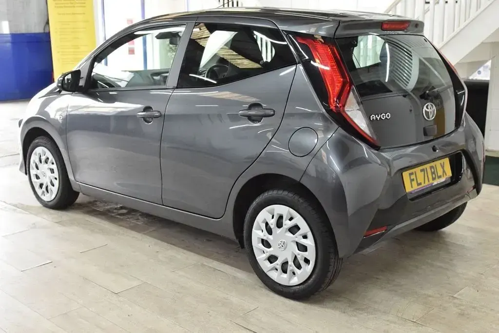 Used Toyota Aygo X-play 71 HP (52 kW) 2021 Grey Hatchback