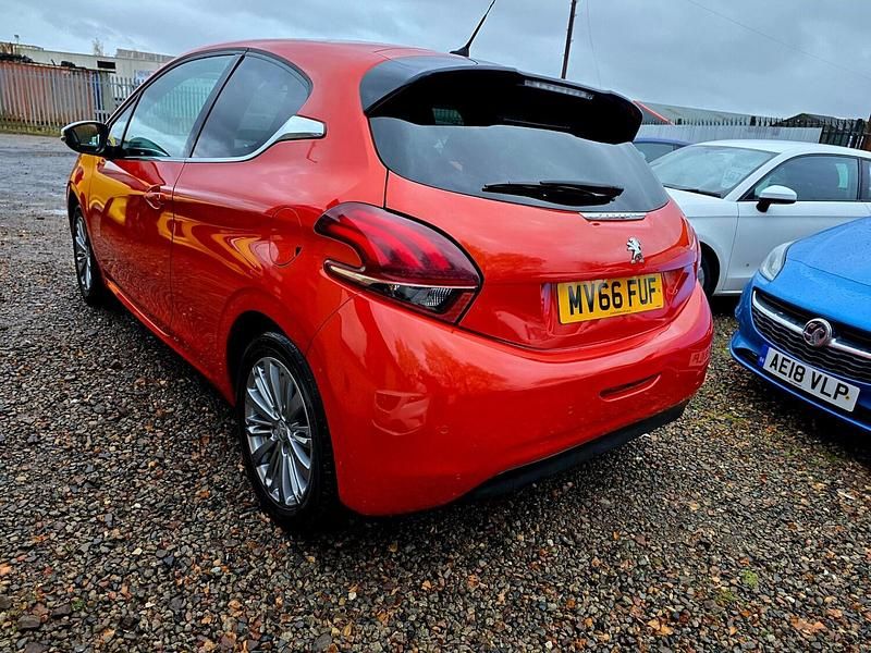 Used Peugeot 208 Allure 2016 Orange Hatchback