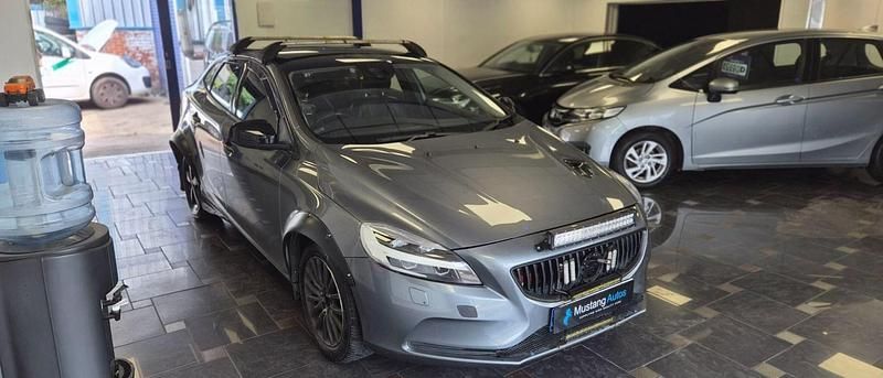 Grey Used 2016 Volvo V40 Momentum Estate | £4,290 (Good price) - Image 1/4