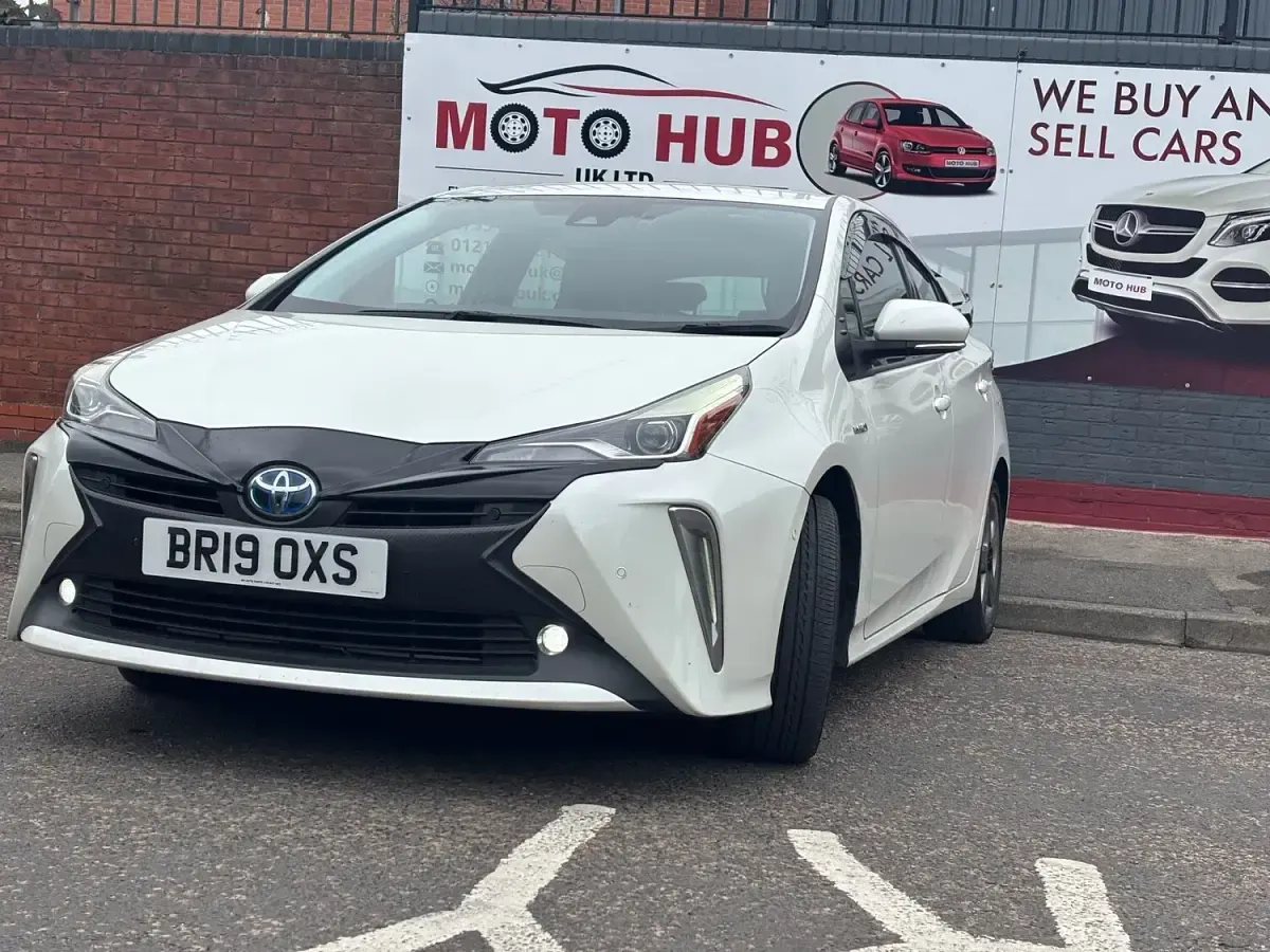 Usado Toyota Prius 140 HP (102 kW) 2025 Branco Citadino