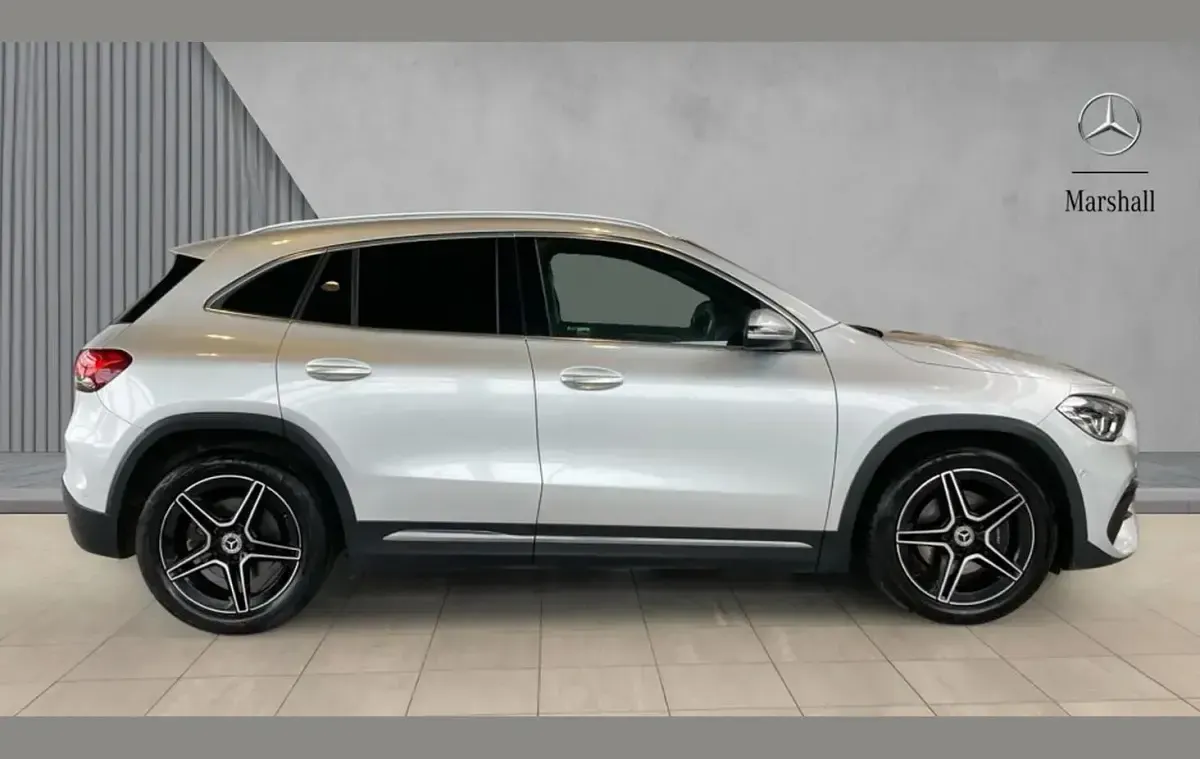 Käytetty Mercedes GLA220 Executive 190 HP (139 kW) 2023 Hopea Katumaasturi