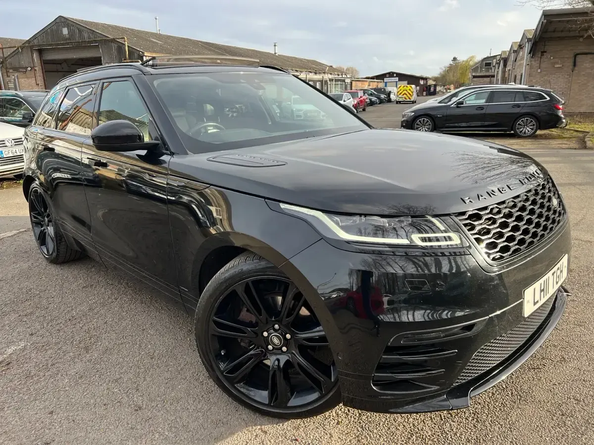 Used Land Rover Range Rover Velar SE Dynamic 300 HP (220 kW) 2019 Black SUV