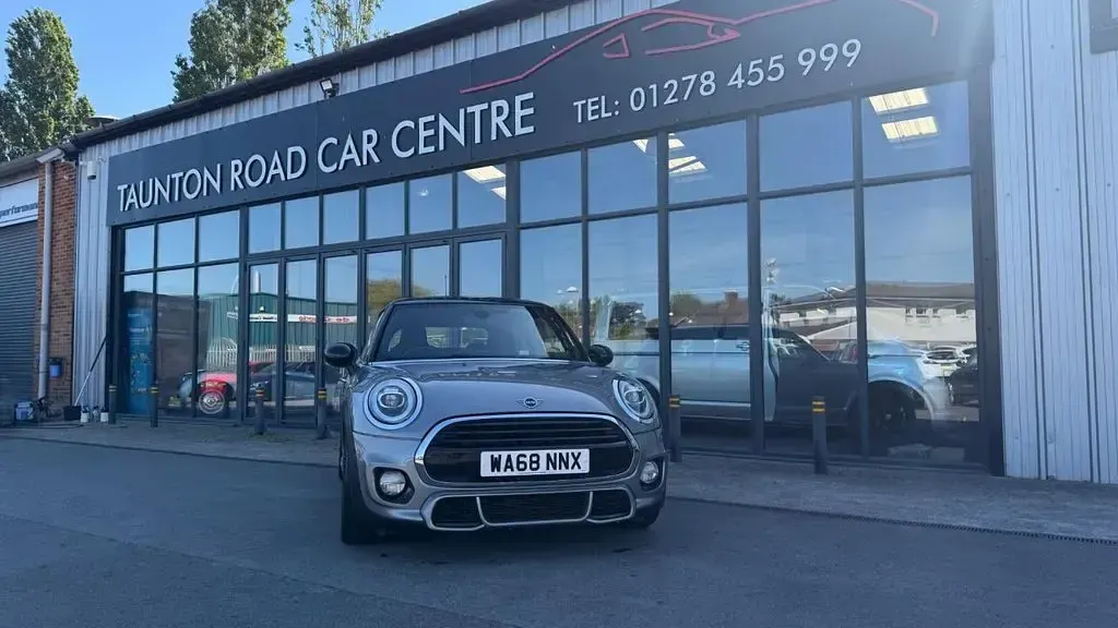 Used Mini Cooper Hatch 136 HP (100 kW) 2018 Silver Hatchback