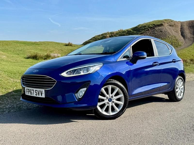 Used Ford Fiesta Titanium 120 HP (88 kW) 2017 Blue Hatchback