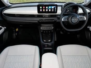 New Fiat 600 La Prima 136 HP (100 kW) 2026 Bicolour  red with black roof SUV