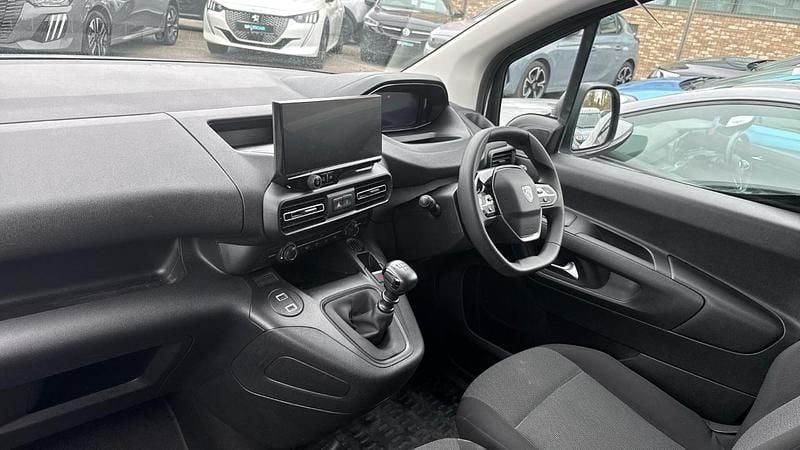 Used Peugeot Partner S 101 HP (74 kW) 2025 White MPV