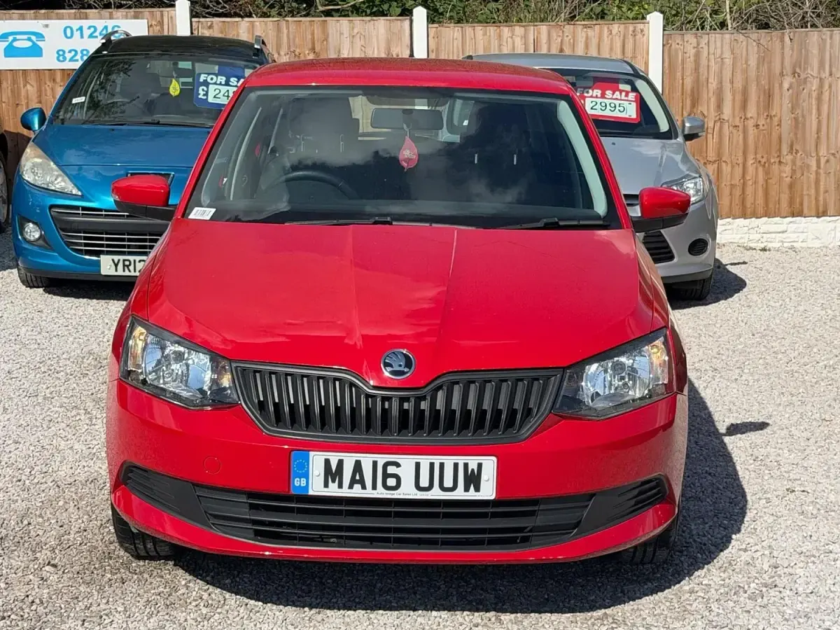 Used Skoda Fabia 60 HP (44 kW) 2016 Red Hatchback