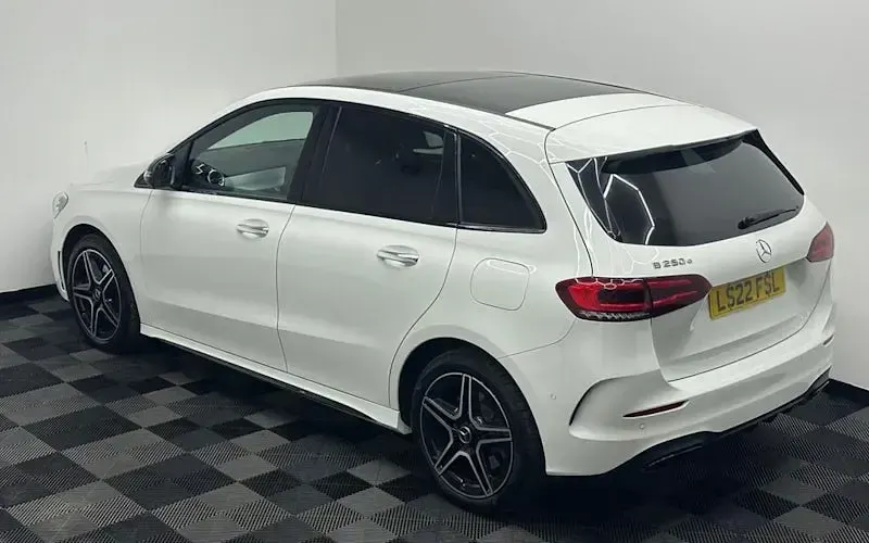 Used Mercedes B250e AMG Line Premium Plus 218 HP (160 kW) 2022 Hatchback