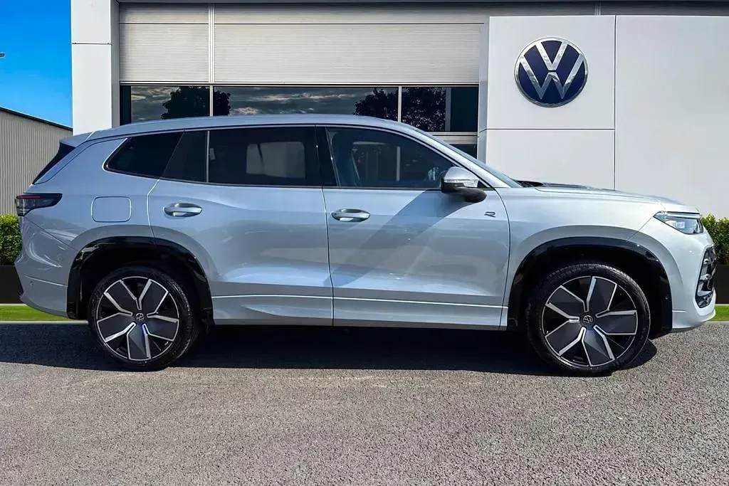 Used VW Tayron R-line 193 HP (141 kW) 2026 Silver SUV