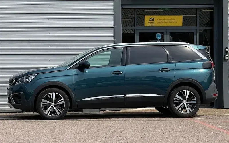 Gebraucht Peugeot 5008 Allure 131 PS (96 kW) 2020 SUV